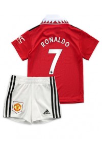 Fotbalové Dres Manchester United Cristiano Ronaldo #7 Dětské Domácí Oblečení 2022-23 Krátký Rukáv (+ trenýrky)